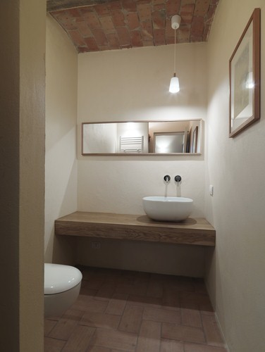 How to keep your bathroom cleaner without really trying.